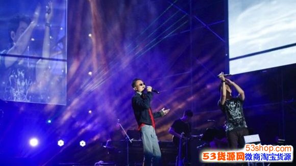 2017云栖音乐节马云献唱《传奇》,引爆全场气