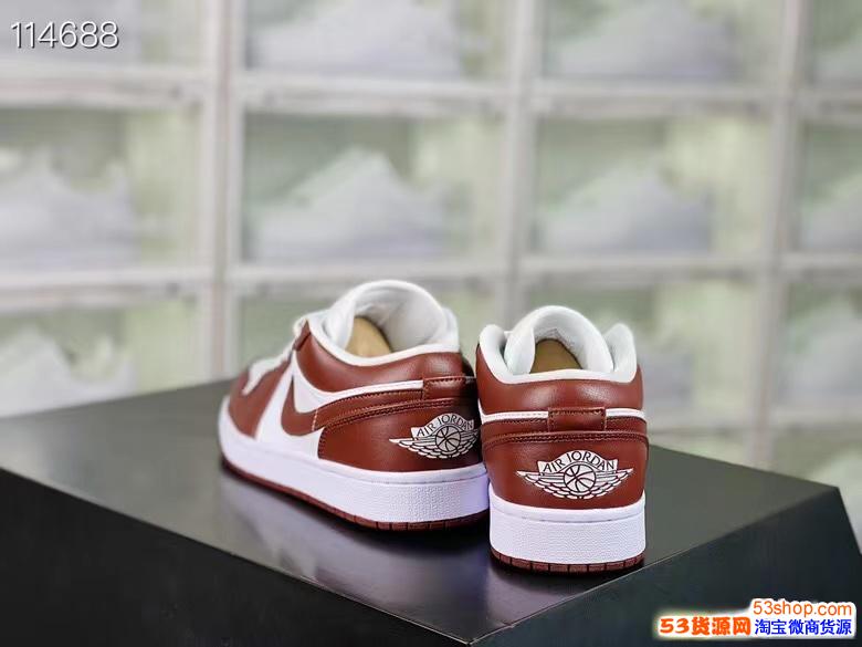 低帮迷彩红白蓝aj1情侣款是什么意思耐克进货价aj1七孔八孔九孔的区别