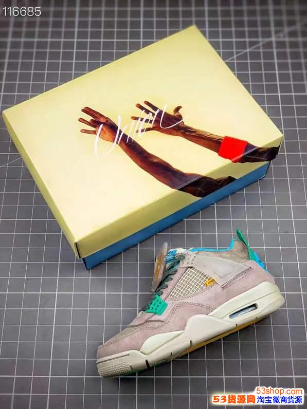 同种鞋盒相比,同尺寸的鞋盒更小,侧边的差值*大是真的没有标价.