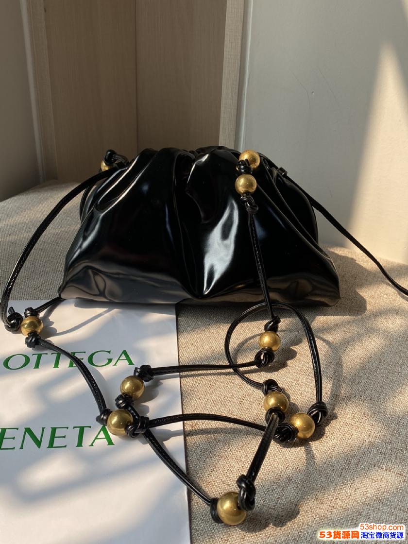 葆蝶家680934jodie拉面手拿包bv云朵包